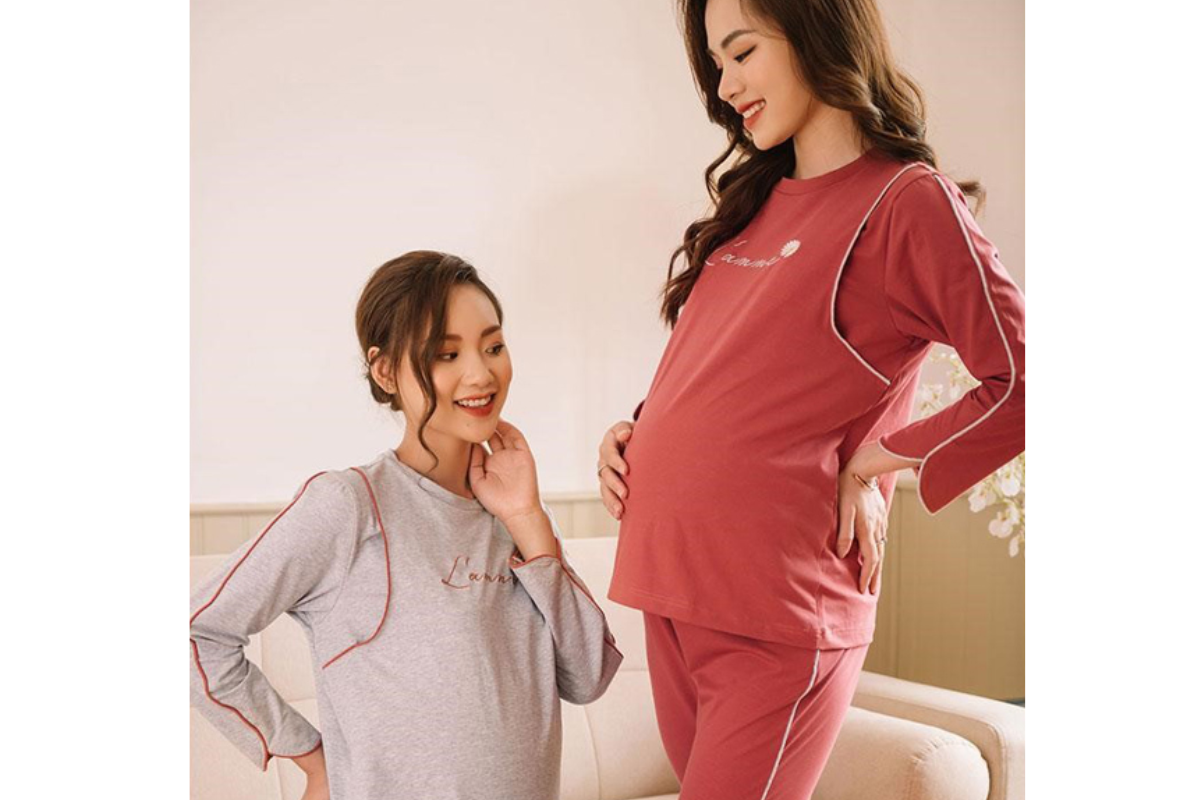 Quần áo mẹ bỉm sữa với màu sắc nhẹ nhàng như pastel, be, và trắng